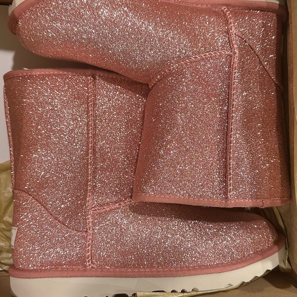 UGG KIDS CLASSIC
SHORT |I GLITTER - Picture 5 of 5